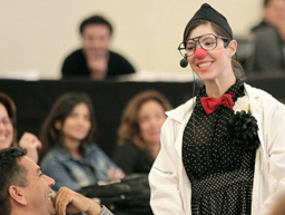 Doutores da alegria: dia 25/10, no Teatro da FOB-USP, às 16h30. Evento é destinado à comunidade uspiana.