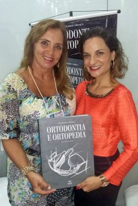 Eliana Serrano e a editora da revista Apdesp Informa, Sarita Coraçari, que prefaciou o livro